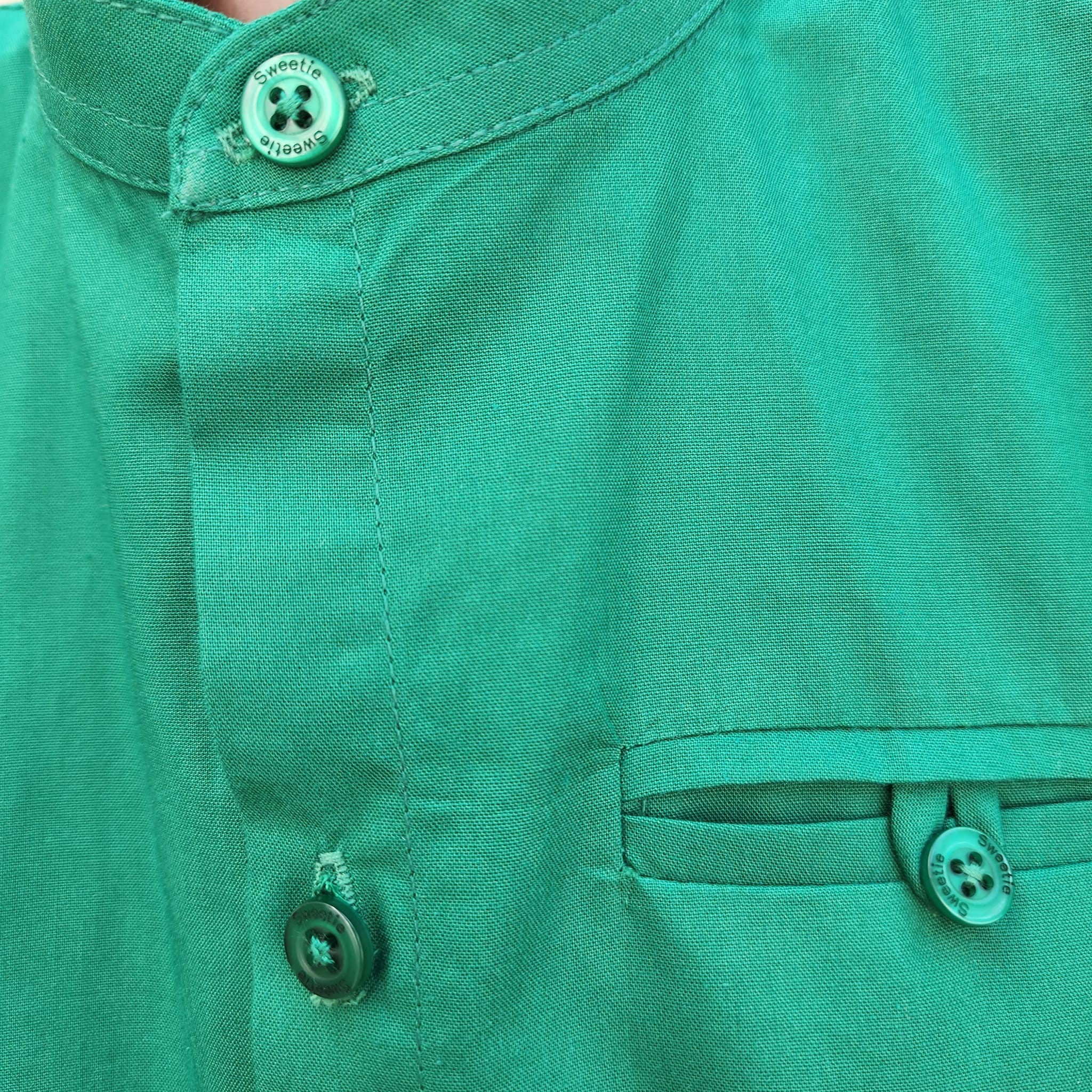 Camisa Body Lucca Verde - detalhe do bolso frontal